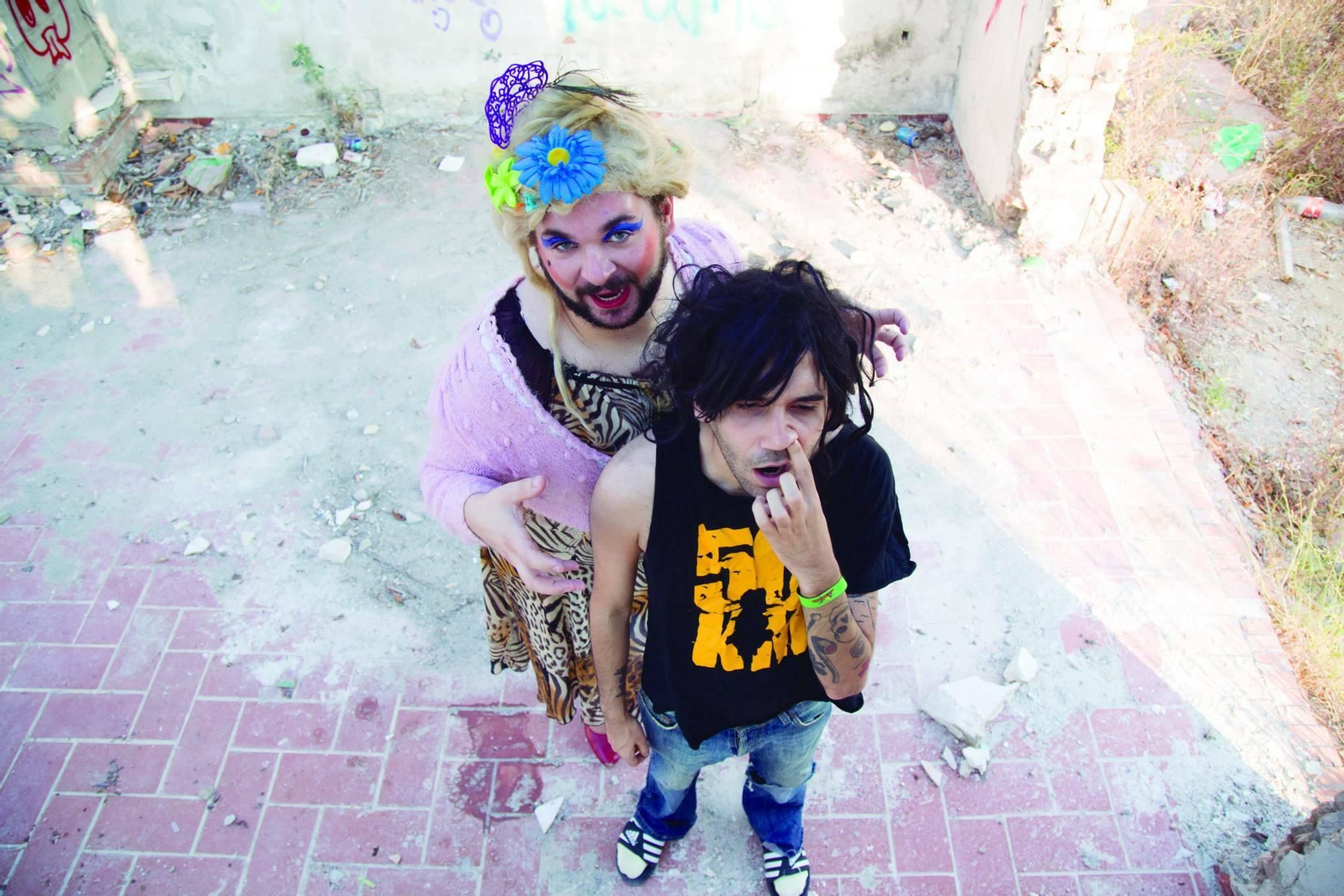 La compañía Pereza Escénica pone mañana en escena la obra 'No semos naide'.