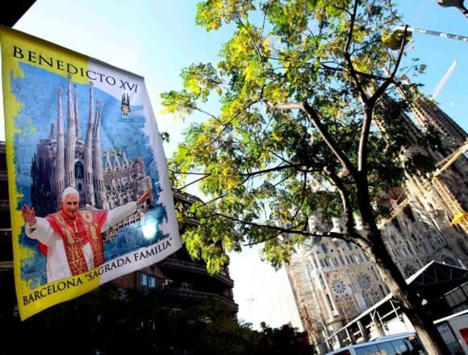 Hallan en la calle documentos del plan de seguridad de la visita del Papa