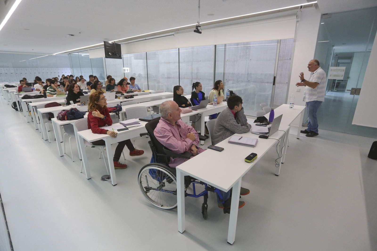 Una de las aulas del nuevo edificio en la ampliación del Campus de Teatinos.