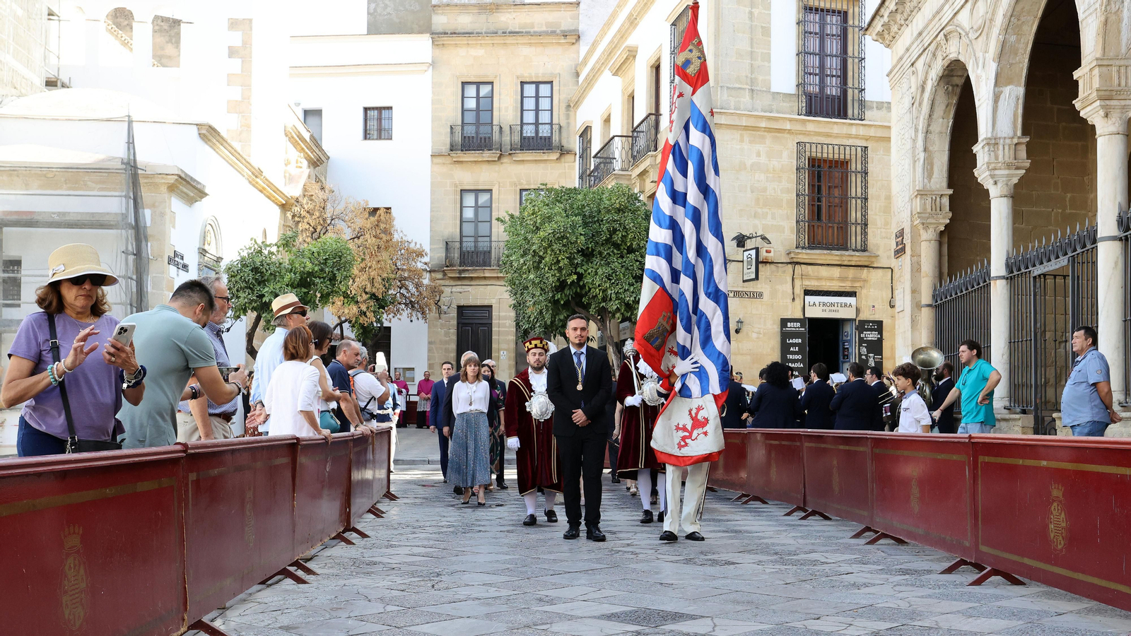 Traslado del Pendón en el día del patrón San Dionisio en Jerez