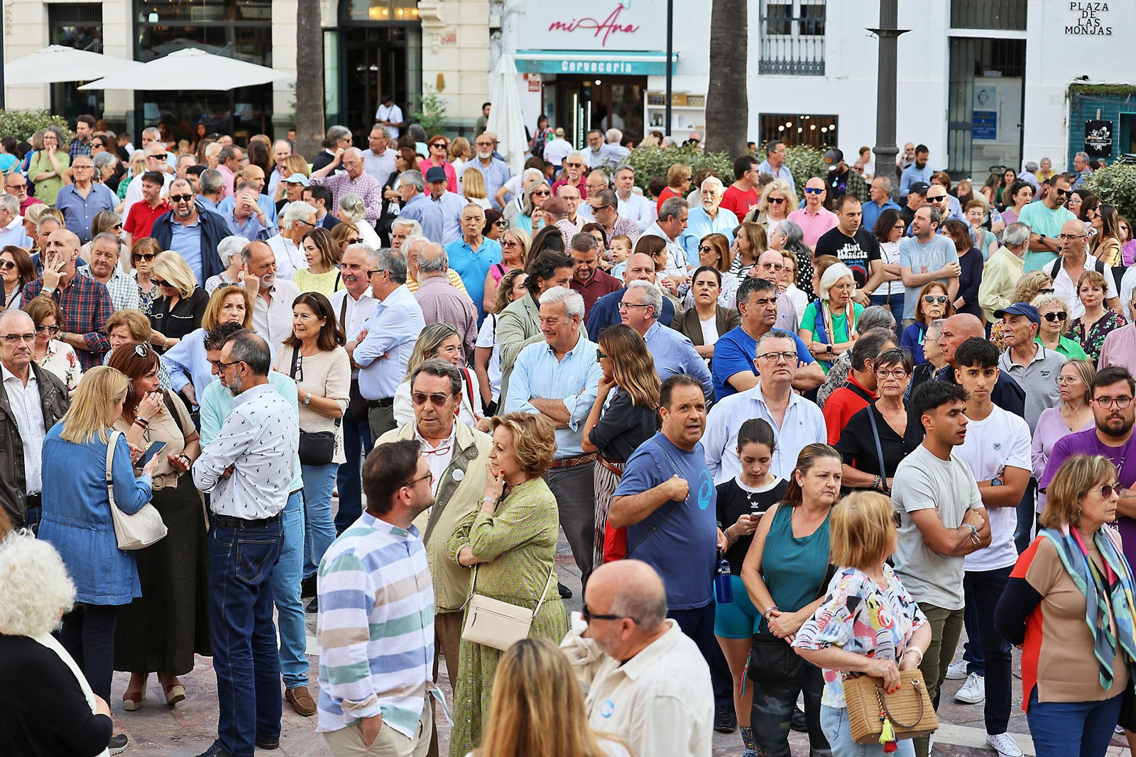 Imágenes de la concentración por las infraestructuras para Huelva