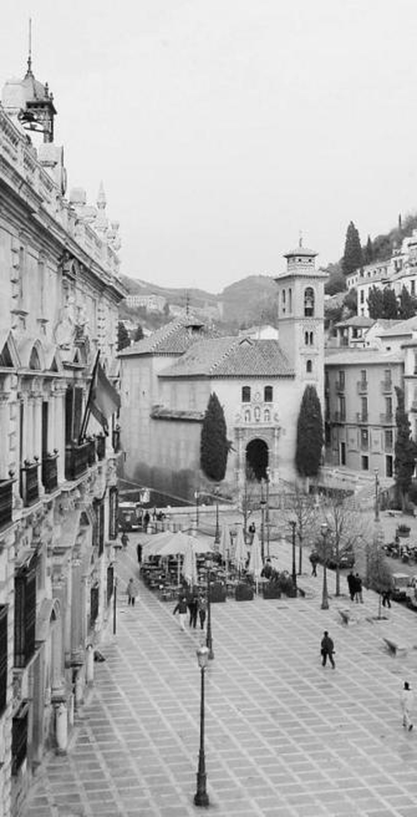 Cultura rechaza una escultura en Plaza Nueva.