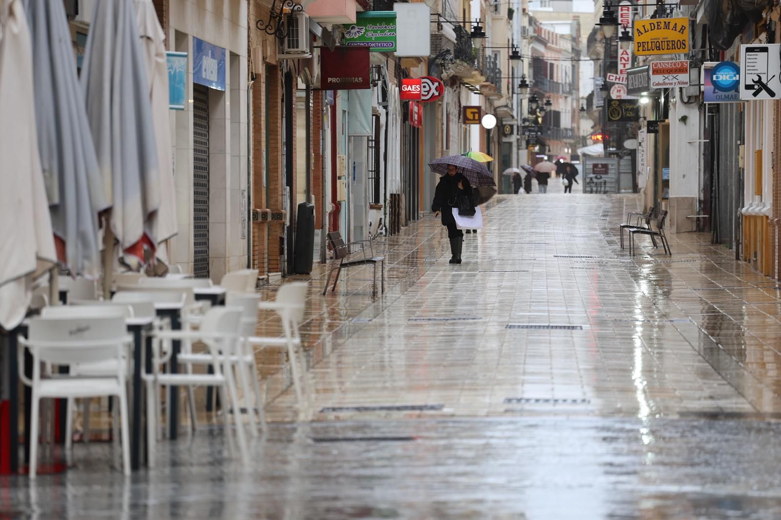 Huelva, vacía este sábado de temporal.