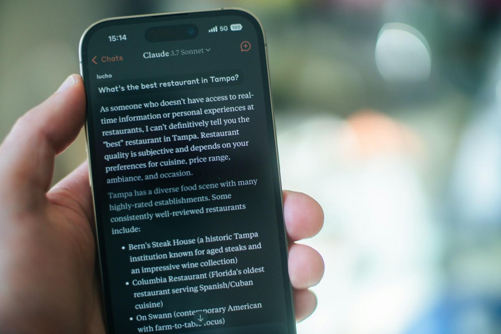 Claude, de Anthropic.