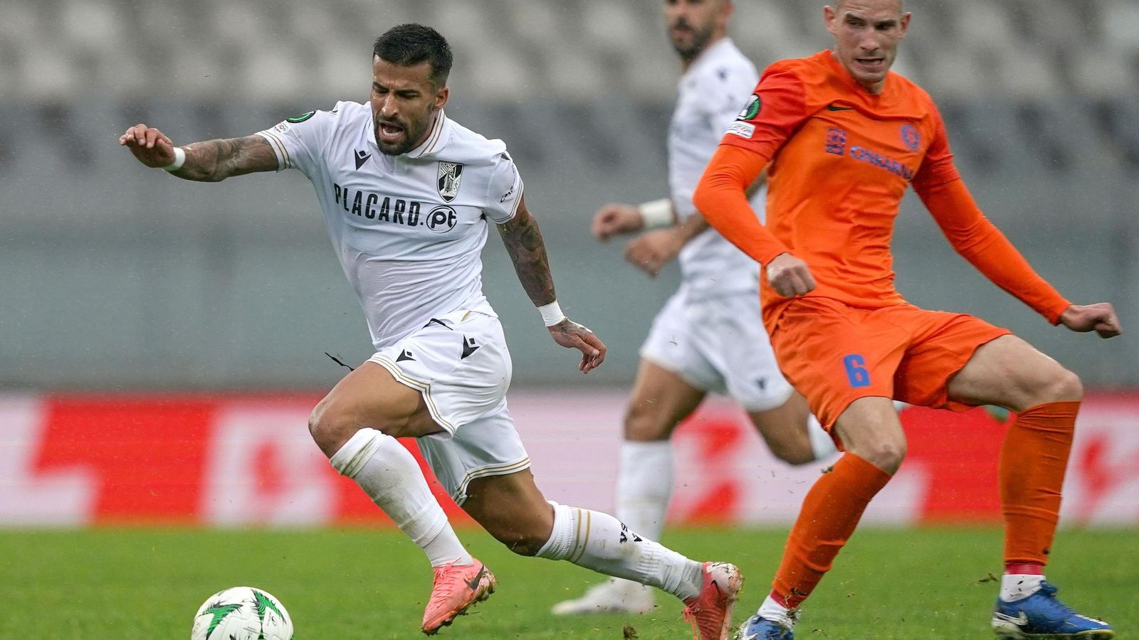 Tiago Silva, en un lance del encuentro ante el Celje.