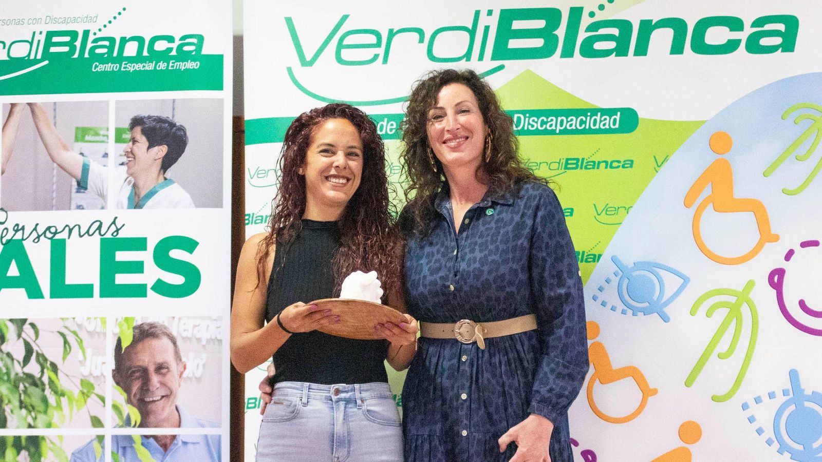 La alcaldesa de Almería entregó el premio a IKEA.