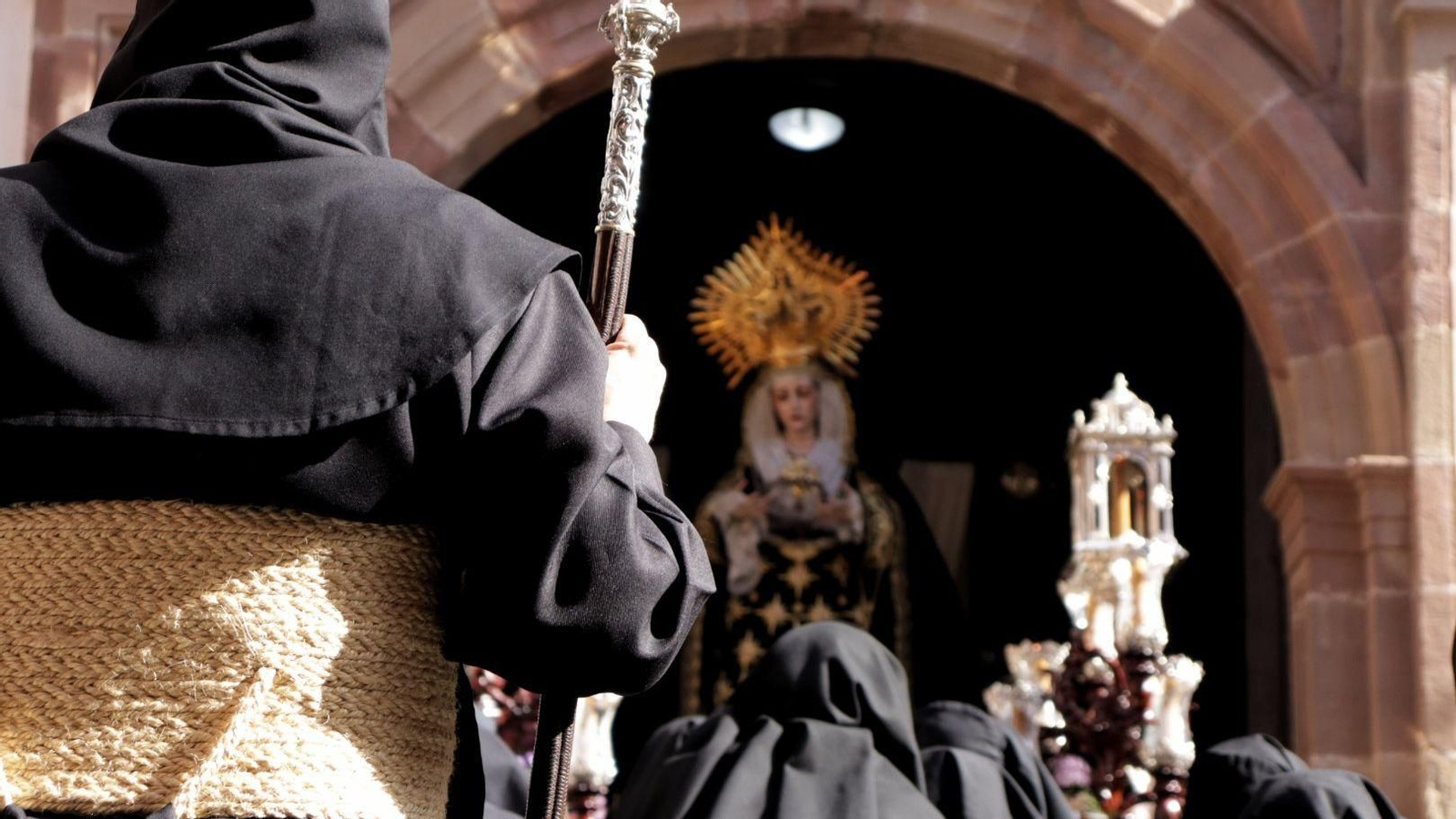 Santa Cruz en su cofradía del Jueves Santo en Málaga.