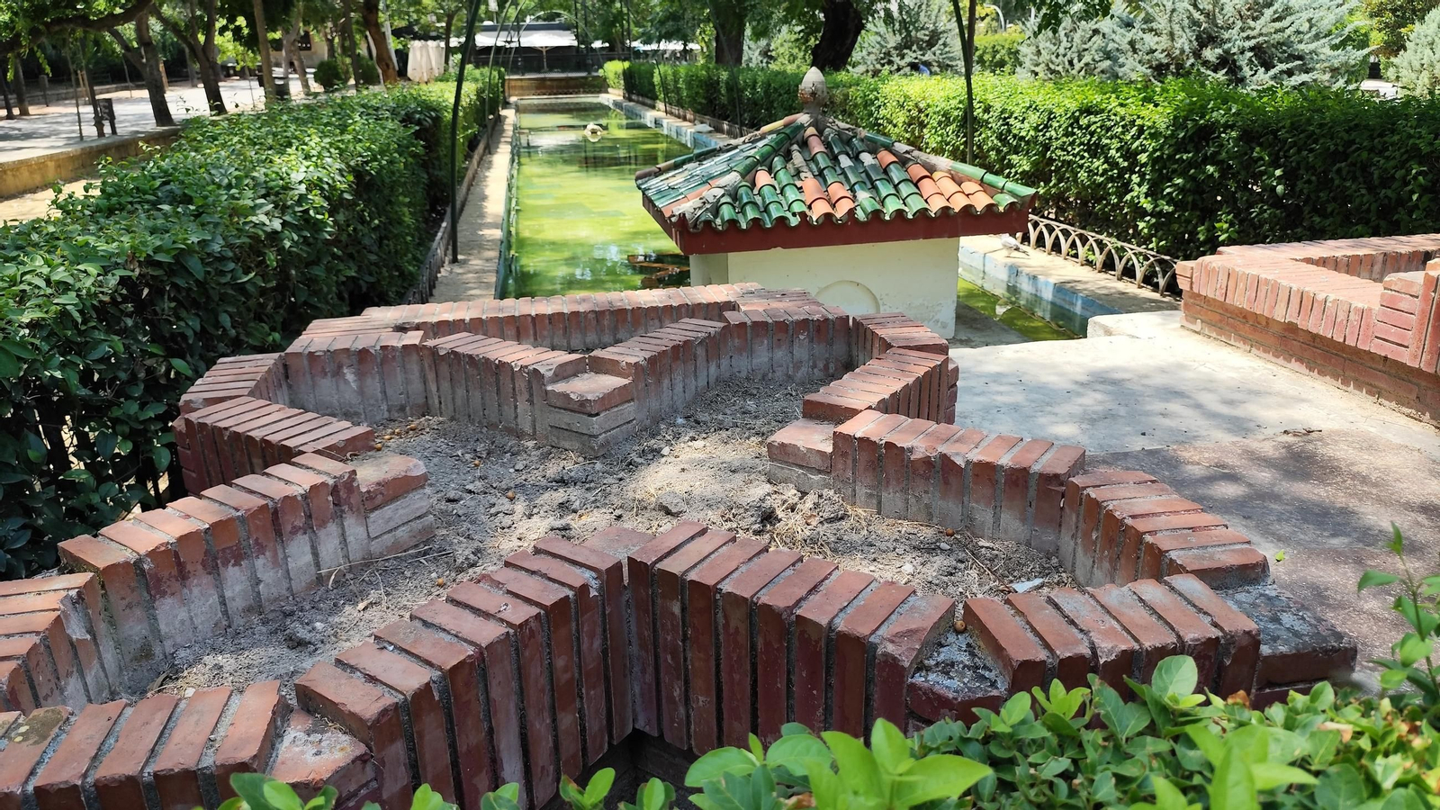 Estado de una de las fuentes del Parque de la Concordia.