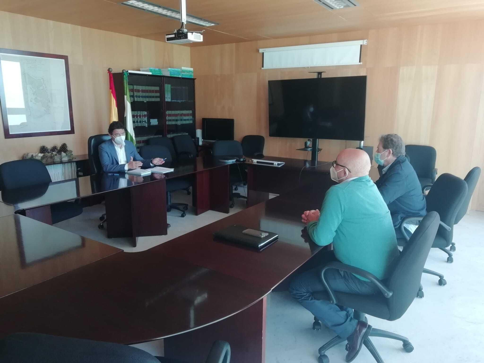 El representante del Consejo Comarcal y de Ecologistas en Acción se reunieron con el delegado territorial de Desarrollo Sostenible.