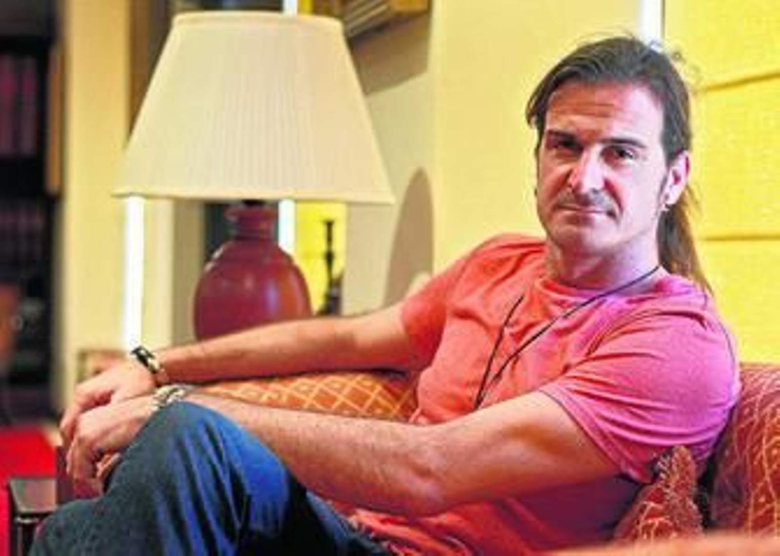 El cantautor Nolasco presentará su último disco El color de la Felicidad.