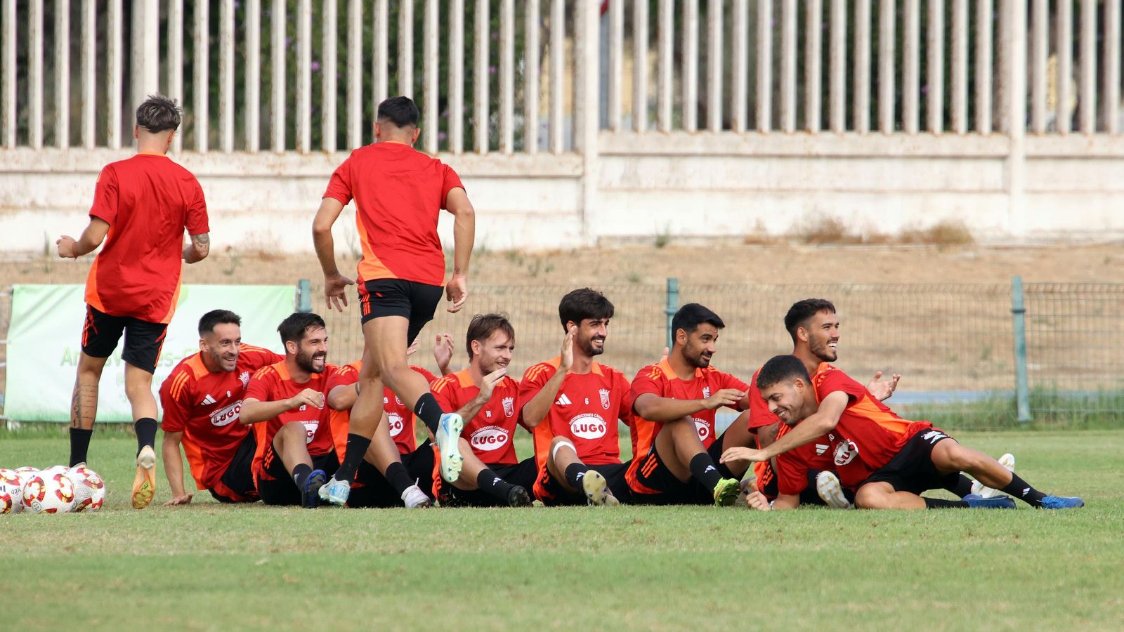 El buen ambiente reina en los entrenamientos del Xerez CD.
