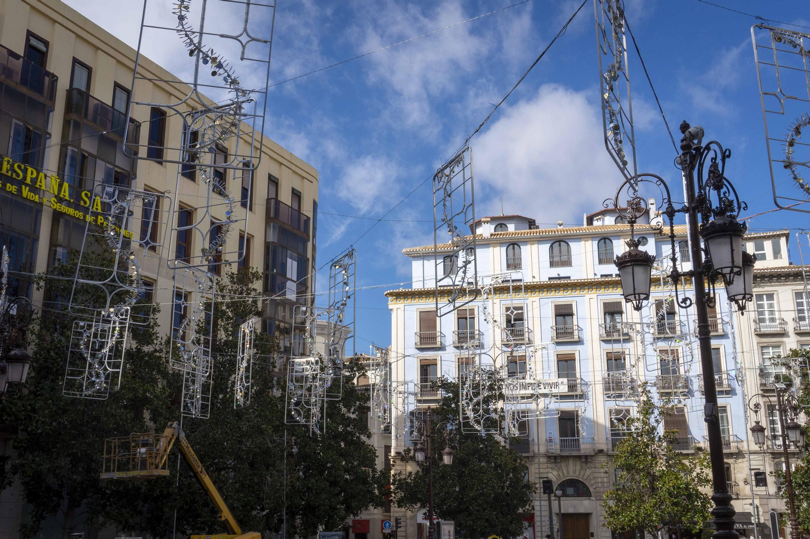 Fotos: Preparación alumbrado y espectáculo de Navidad en Granada