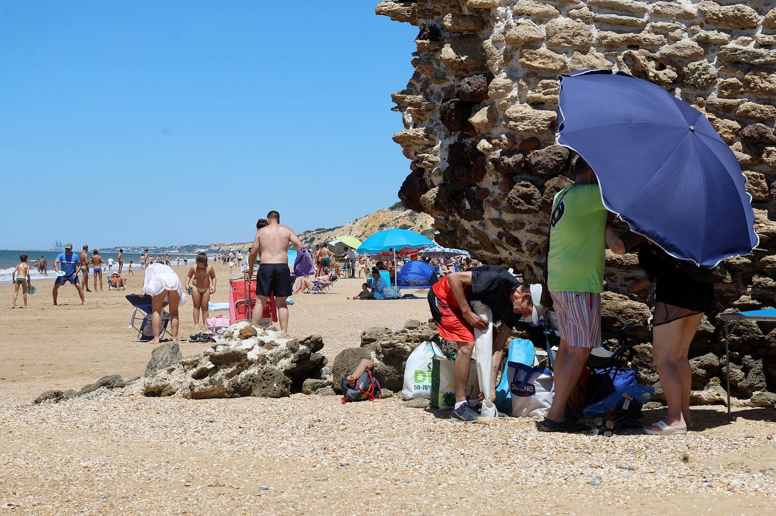 Imágenes de una maravillosa mañana de verano en las playas de la Torre del Loro y Mazagón