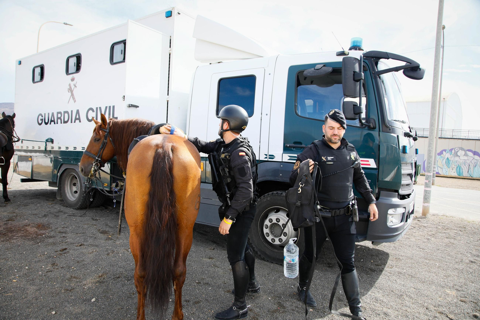 Imágenes del Escuadrón de Caballería de la Guardia Civil en Gádor.