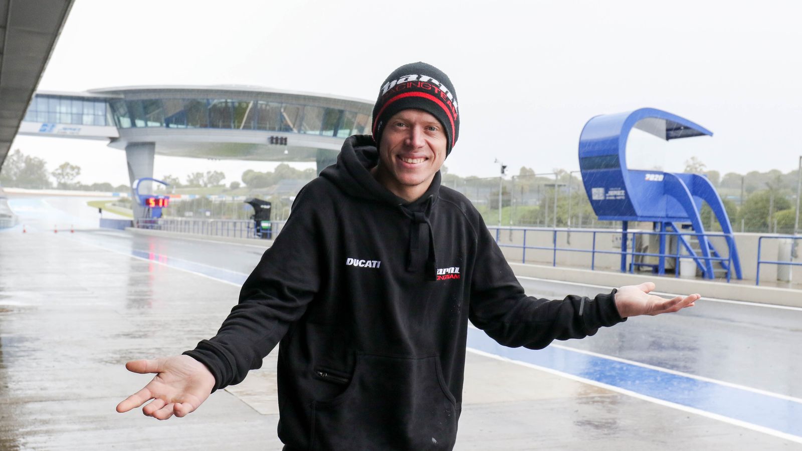 Tito Rabat se tomó con buen humor no debutar por el mal tiempo.