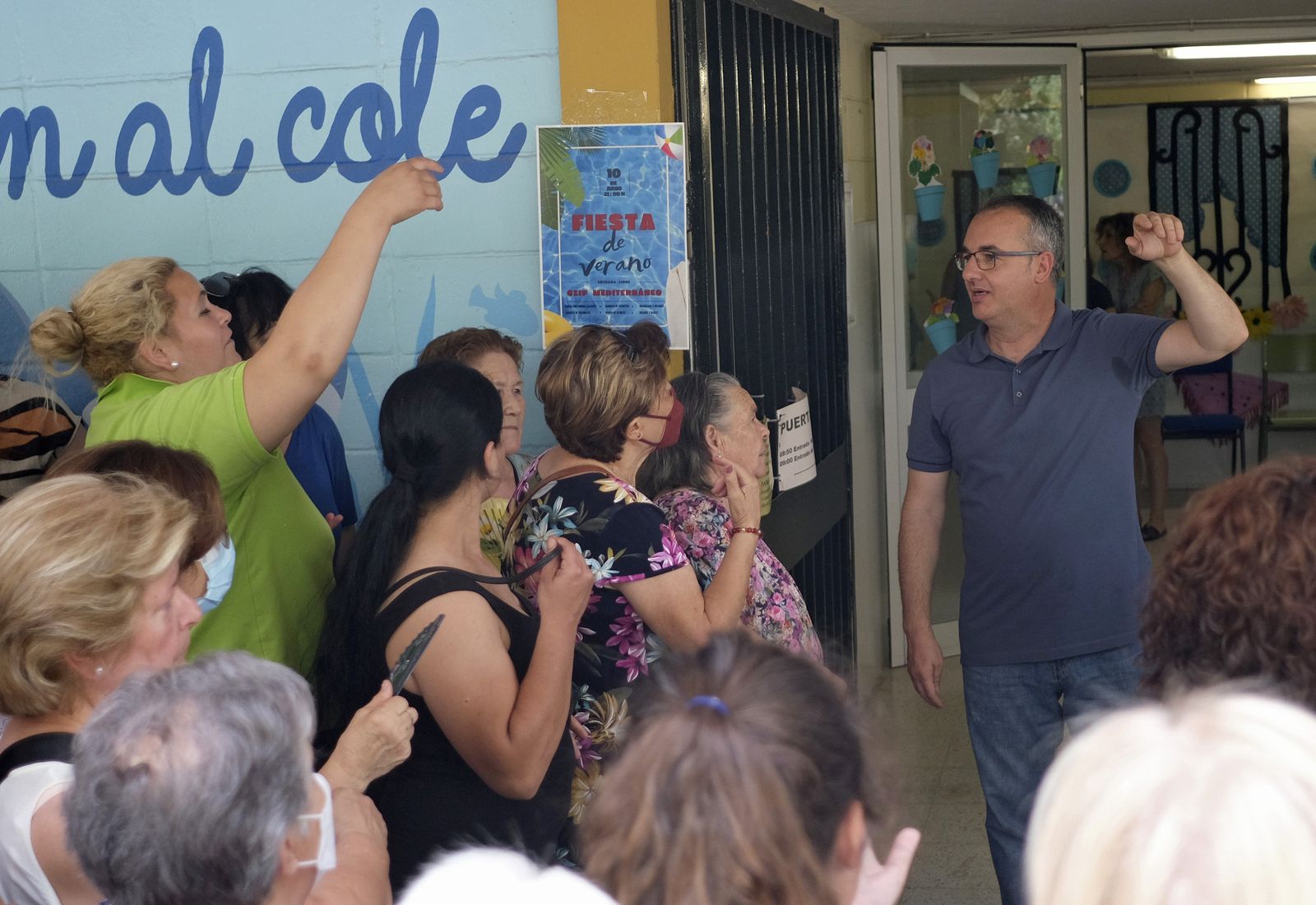 Protesta en el colegio Mediterráneo de Córdoba por los problemas de climatización, en imágenes