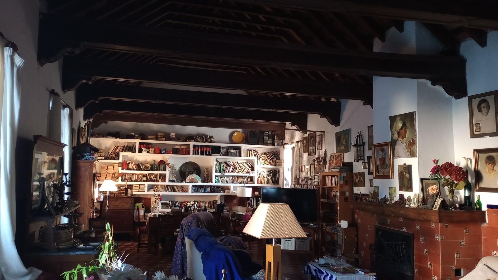 El estudio de Amparo Cruz Herrera.