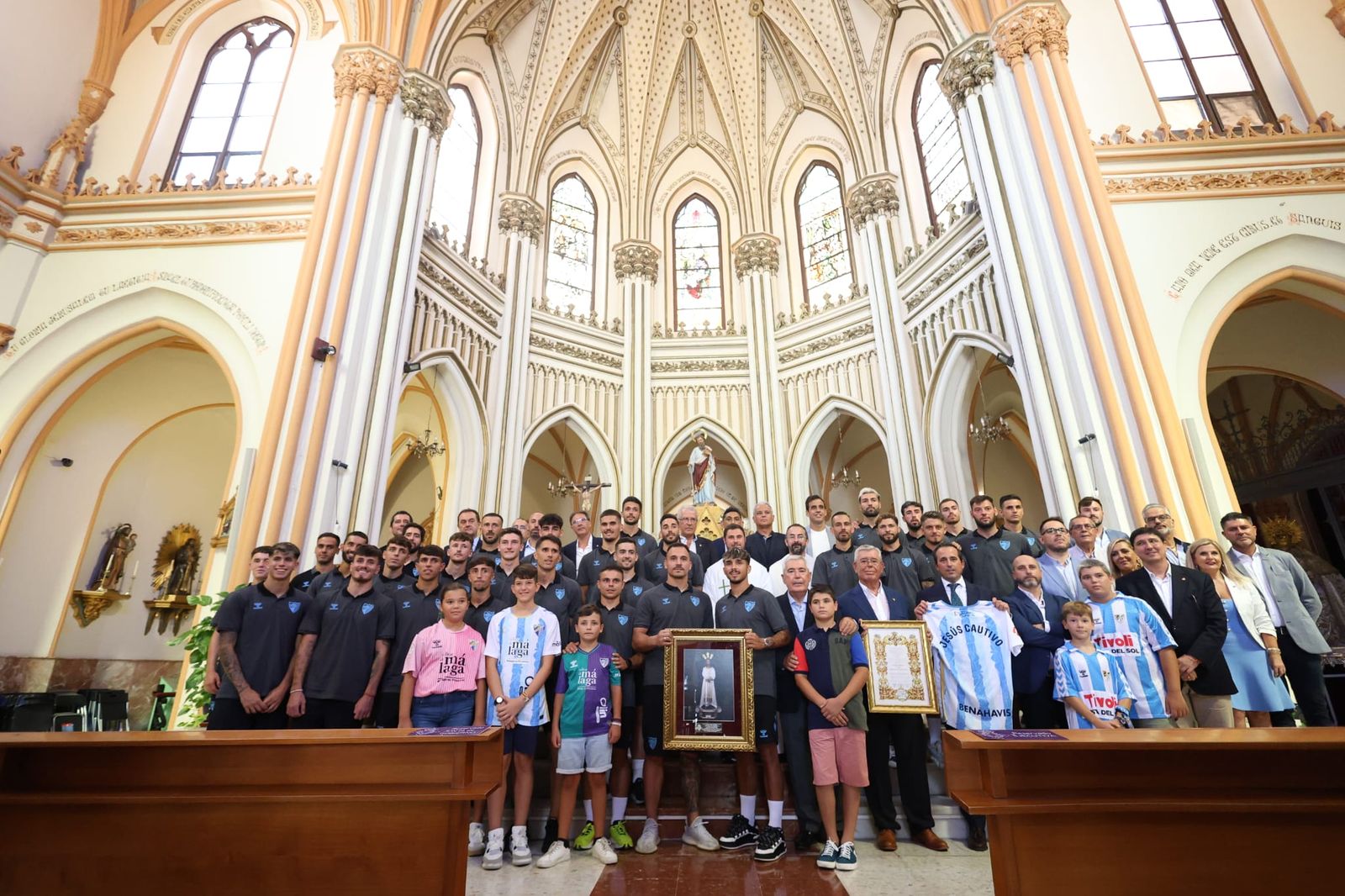 Las fotos del Málaga CF en su visita al Cautivo