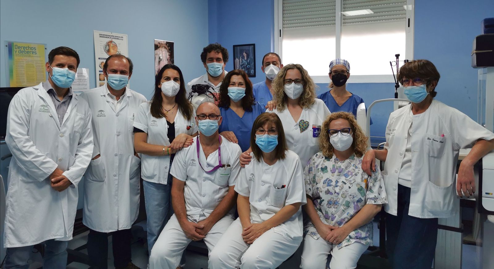 Equipo de profesionales implicado junto con la jefa del servicio de Oftalmología a la derecha,  Ana Mª García Bernal.