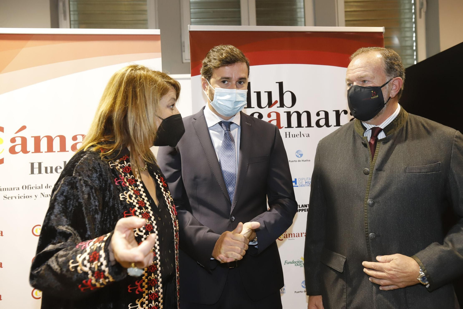 Imágenes de las jornadas del encuentro ‘Pasado, presente y futuro de la Minería Metálica en Huelva’,  en las cocheras del Puerto