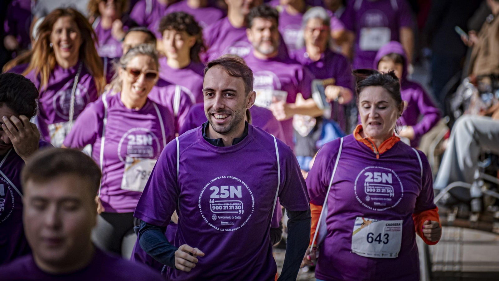 Búscate entre las imágenes de la III Carrera de Cádiz por la Eliminación de la Violencia contra las Mujeres