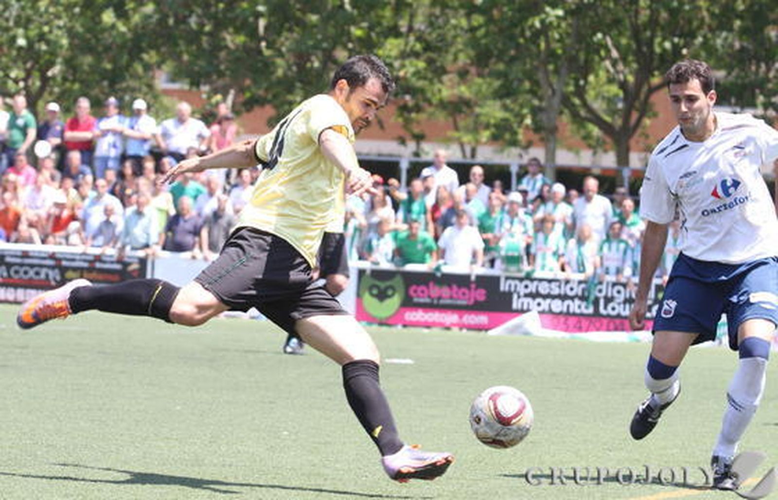 El ascenso tendrá que esperar para el Atlético Sanluqueño, que cayó por 2-0 ante el Prat.

Foto: LOF