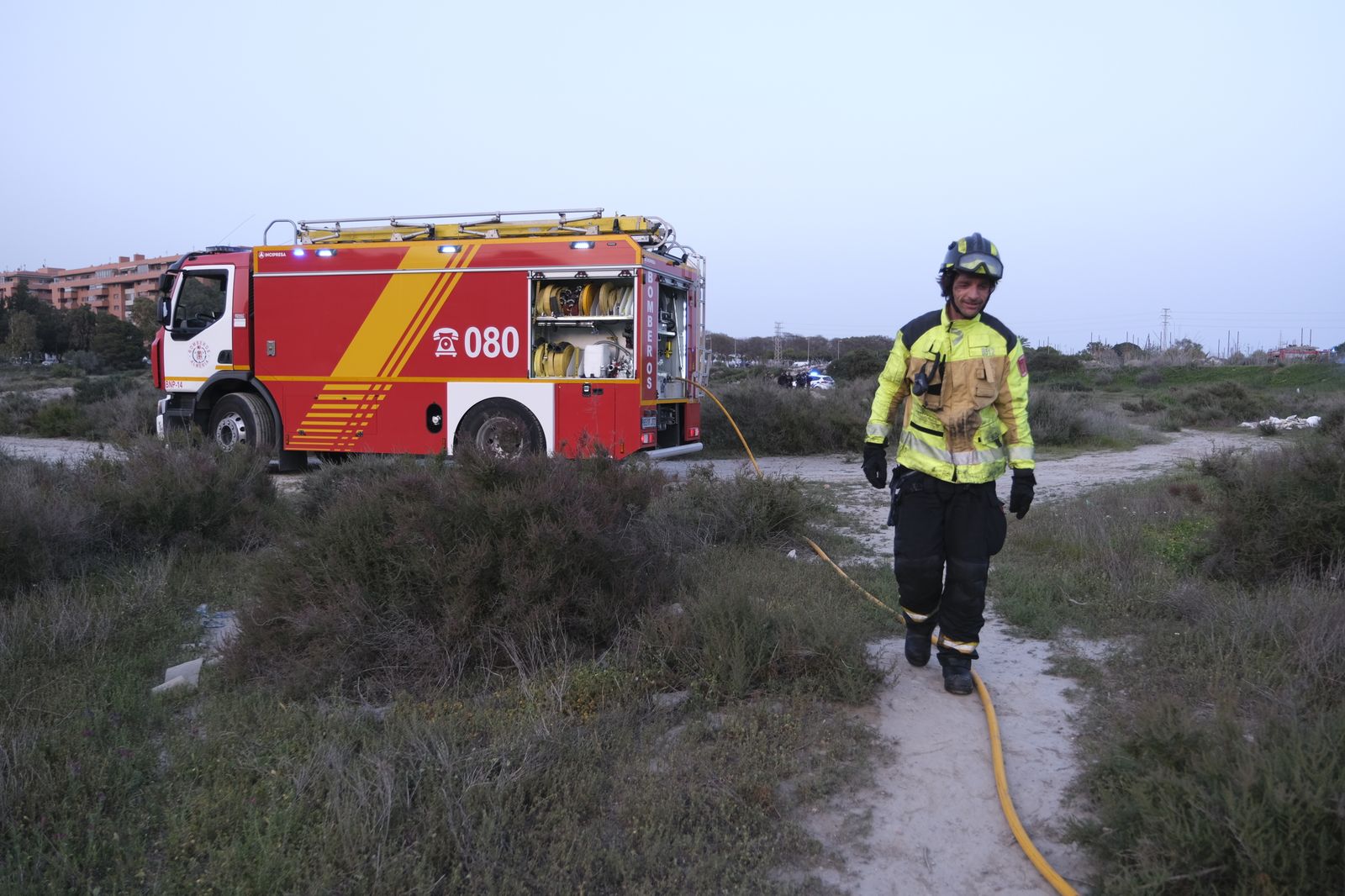 Fotogalería incendio descampado Vega de Acá. Almería