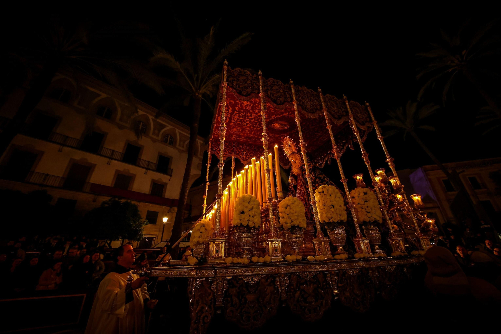 Madrugada del Viernes Santo en Jerez: imágenes de la Noche de Jesús
