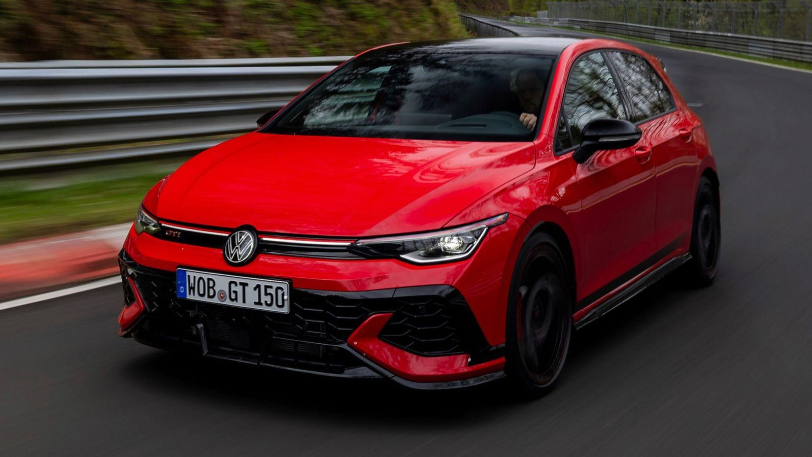 No sólo más potencia en su cuatro cilindros sobrelimentado con turbo, sino también un chasis puesto a punto para convertirse en la versión más deportiva de esta generación.