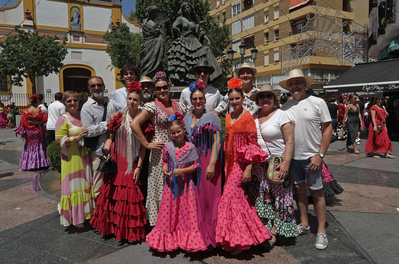 Búscate en las fotos del Domingo Rociero de la Feria de La Línea 2025 Búscate en las fotos del Domingo Rociero de la Feria de La Línea 2025