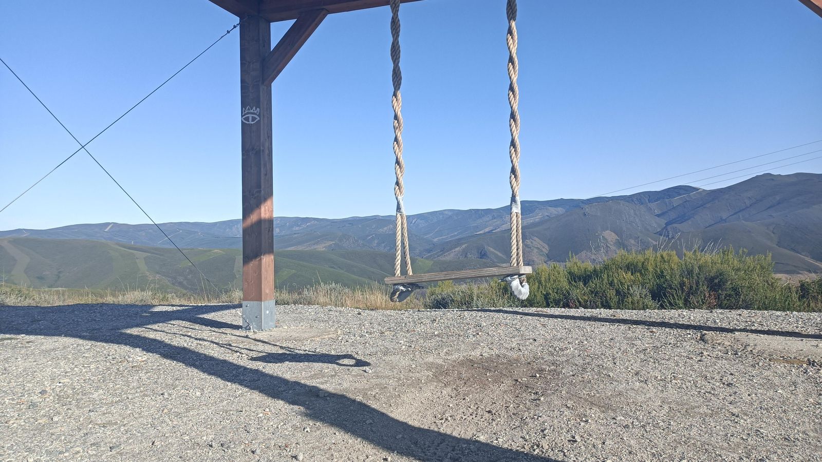 El columpio de Vilariño de Conso, el más alto de Galicia, a 1.000 metros de altura