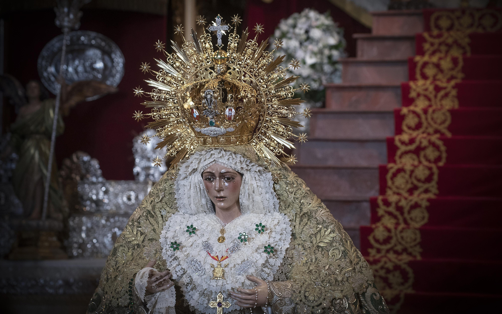 El besamanos de la Macarena, en imágenes