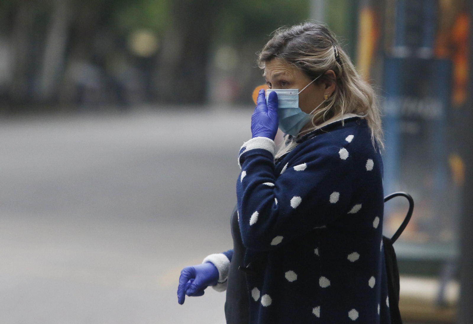 Las fotos del reparto masivo de mascarillas y la vuelta al trabajo en algunos sectores en Córdoba