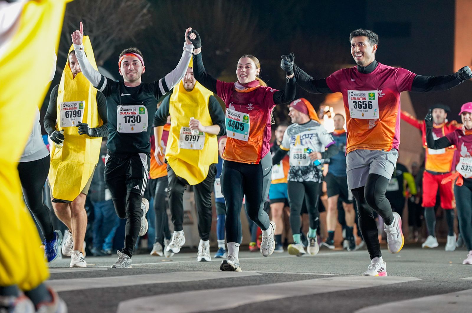 En imágenes: búscate en tu llegada a meta de la Carrera de San Antón 2026 (2)