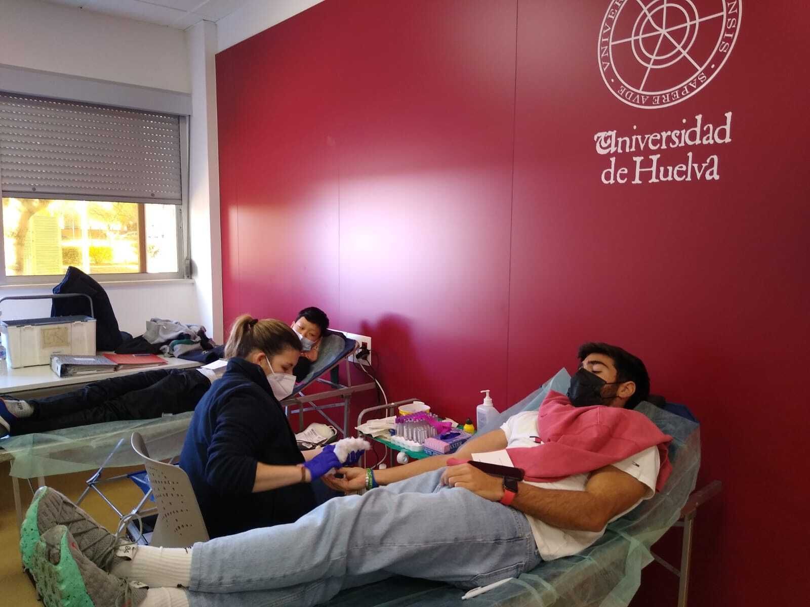 Donación de sangre en la Universidad.