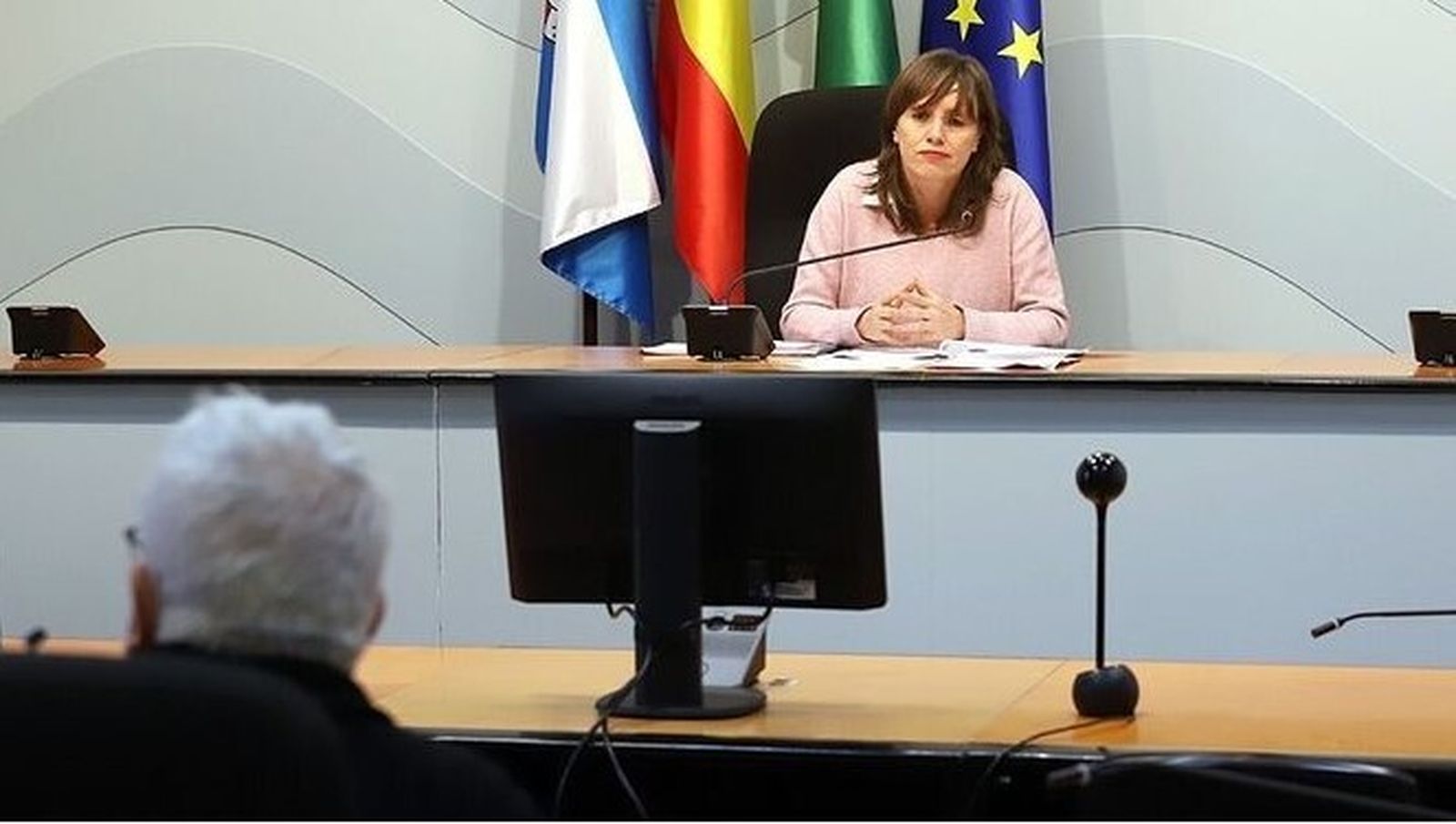 La teniente de alcaldesa de Economía y Hacienda, Laura Álvarez, en rueda de prensa.