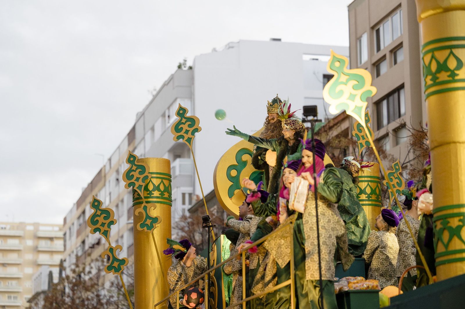 Las imágenes de la cabalgata de SS.MM. los Reyes Magos en Cádiz