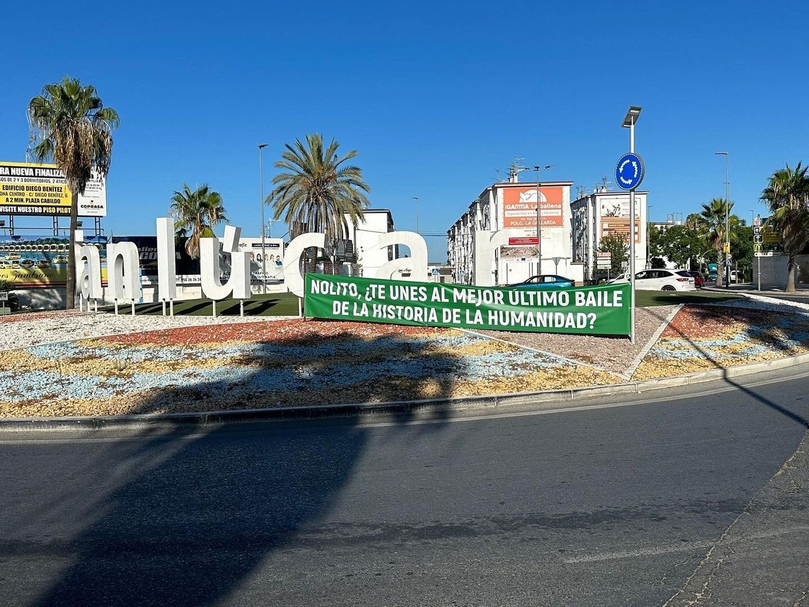 Una de las distintas pancartas que ahí en la ciudad