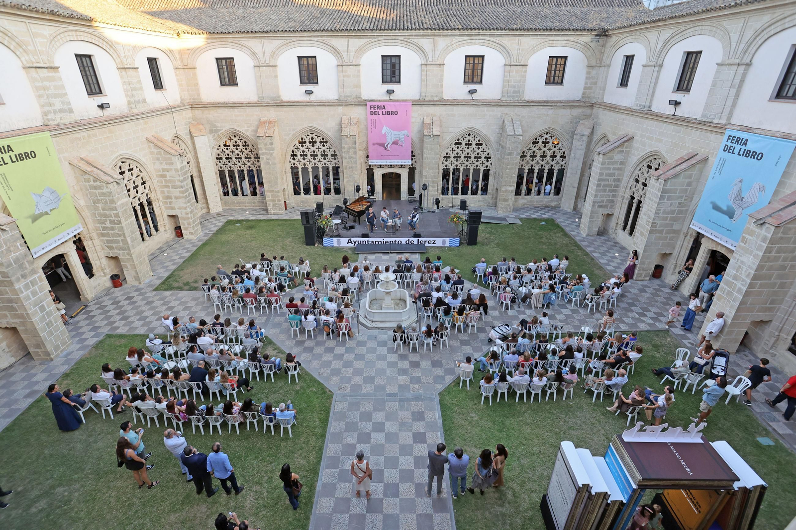 Imágenes de los actos del sábado en la Feria del Libro de Jerez