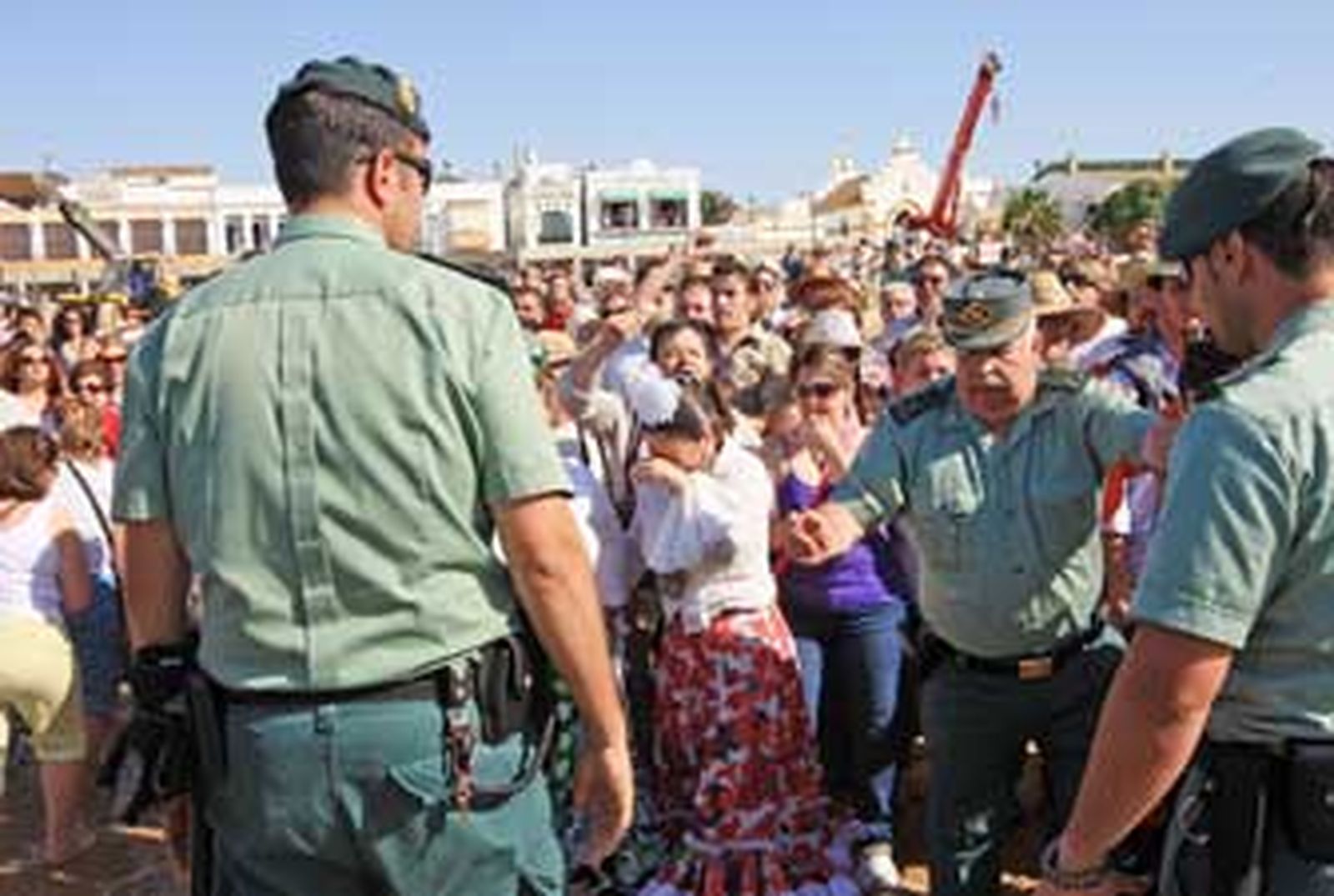 Un embarque lleno de tensión por las normas de la Guardia Civil
