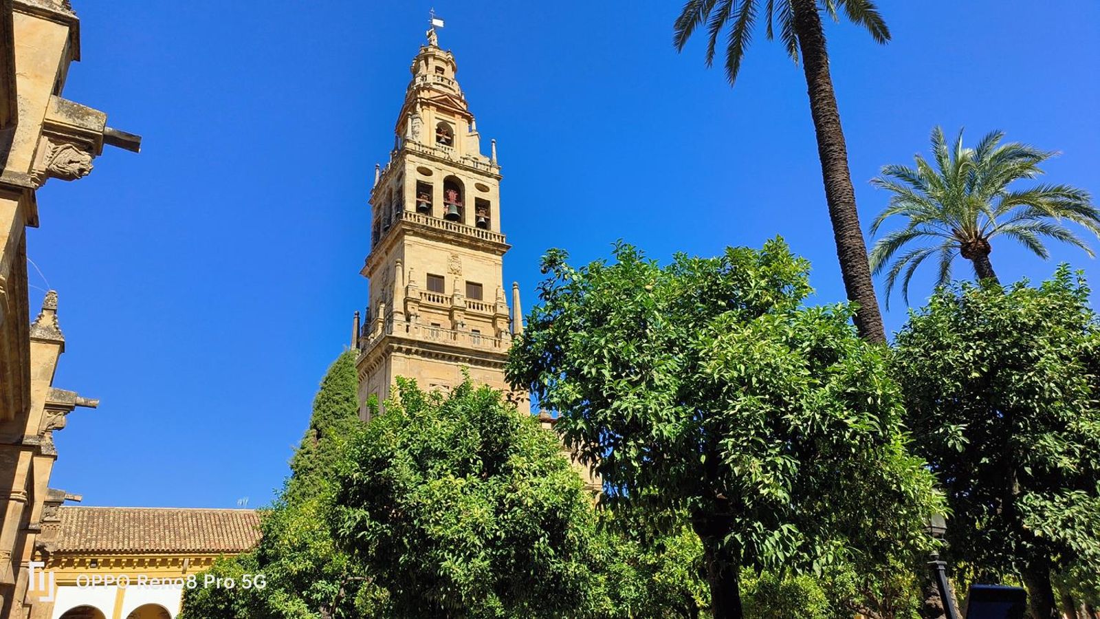 Mezquita-Catedral de Córdoba en el centro de la ciudad