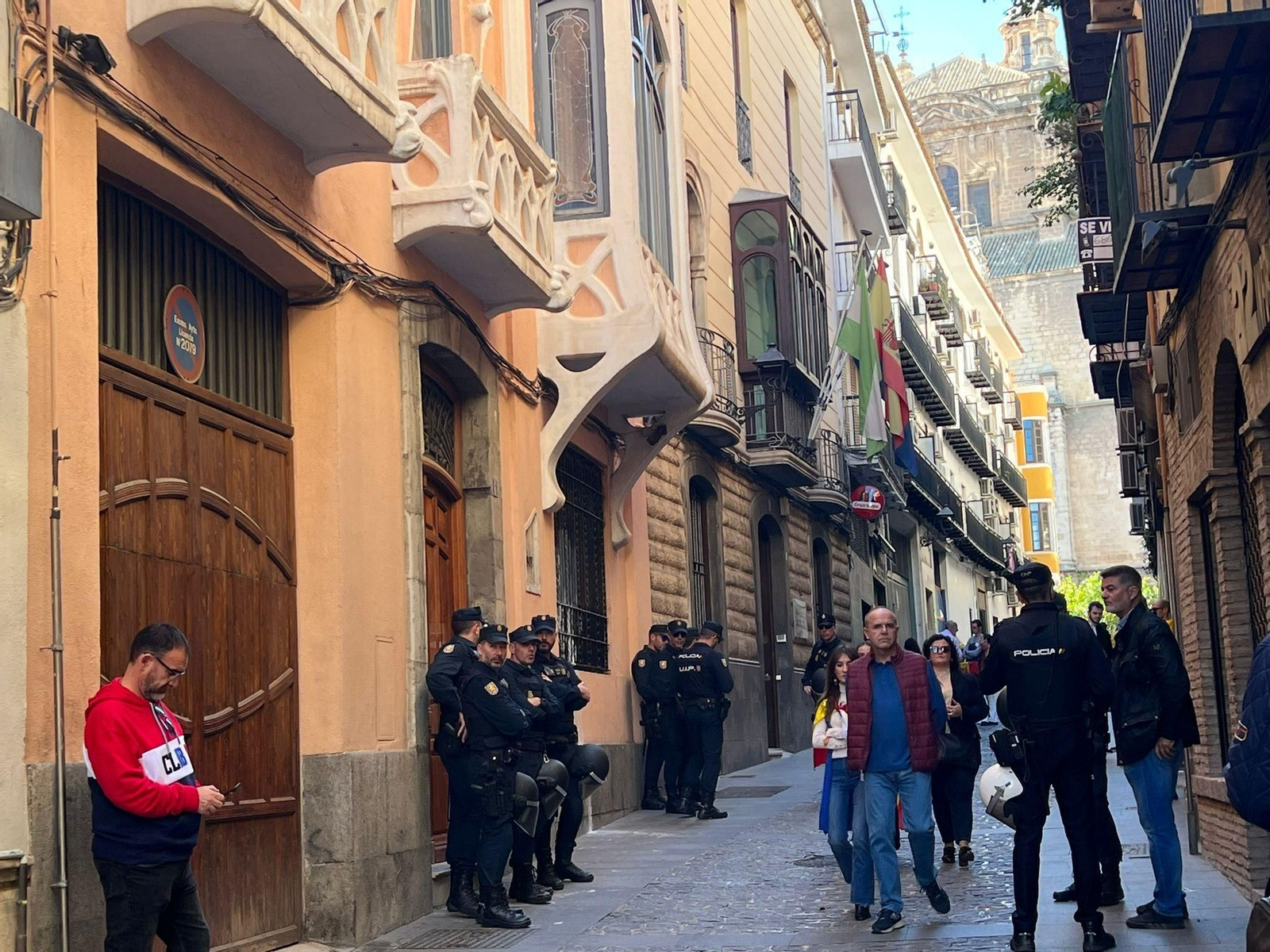 En imágenes: así ha sido la manifestación contra la amnistía en Jaén