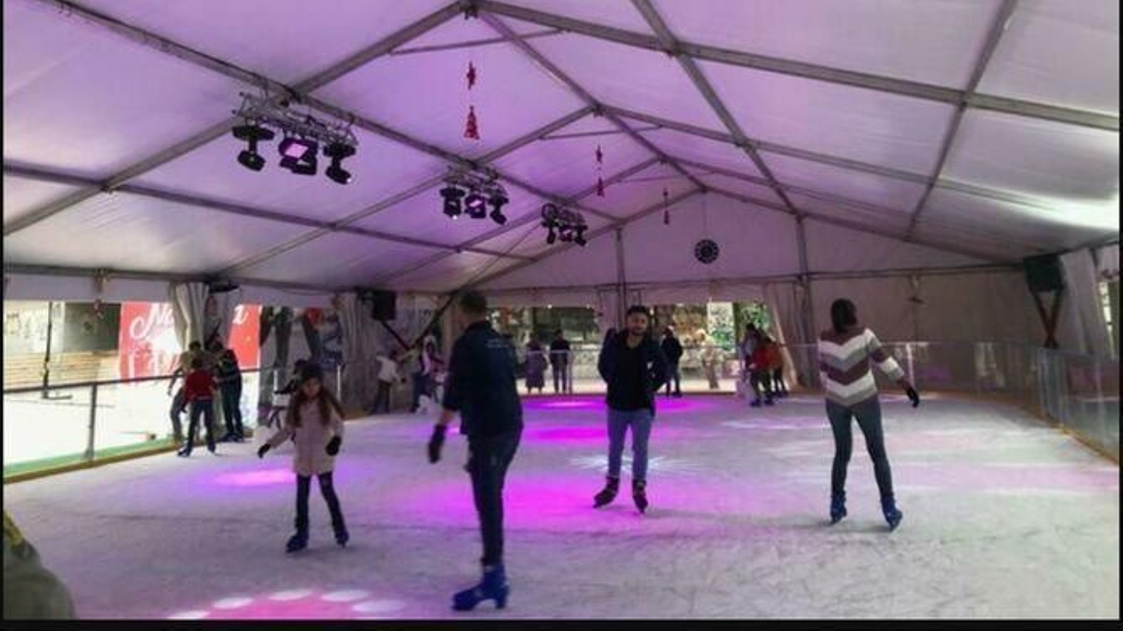 La nueva pista de hielo natural de Nervión de la empresa Diamond Park Enventos.