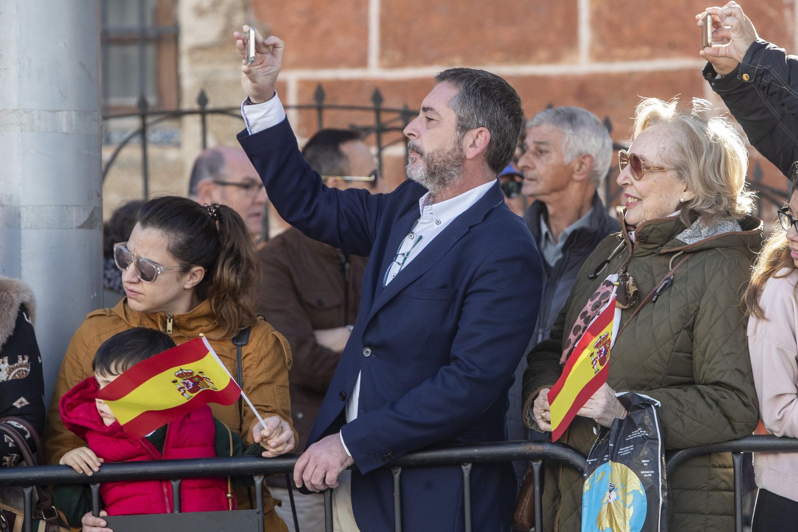 Las imágenes del homenaje a la bandera en San Fernando