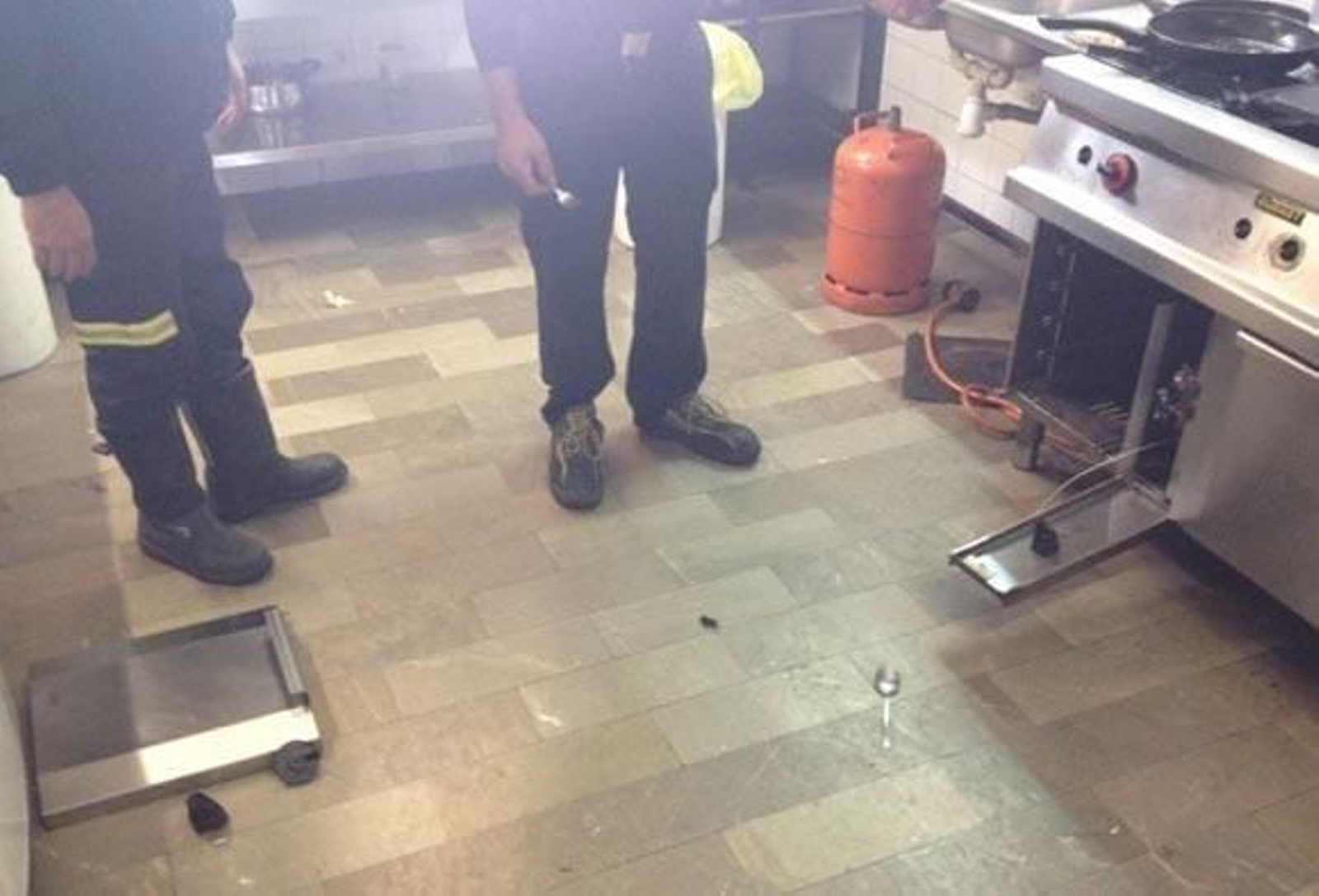 Herido leve un bombero en un accidente en la cocina de un parque