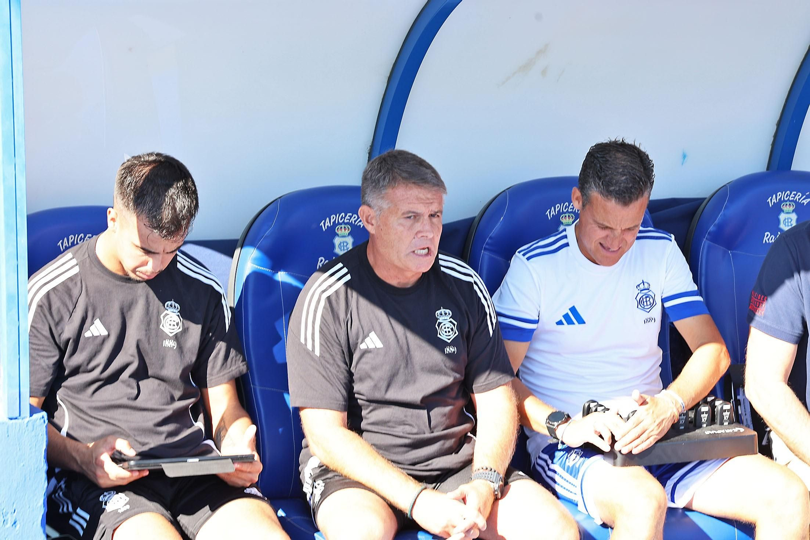 Pedro Morilla, en el banquillo del Nuevo Colombino.