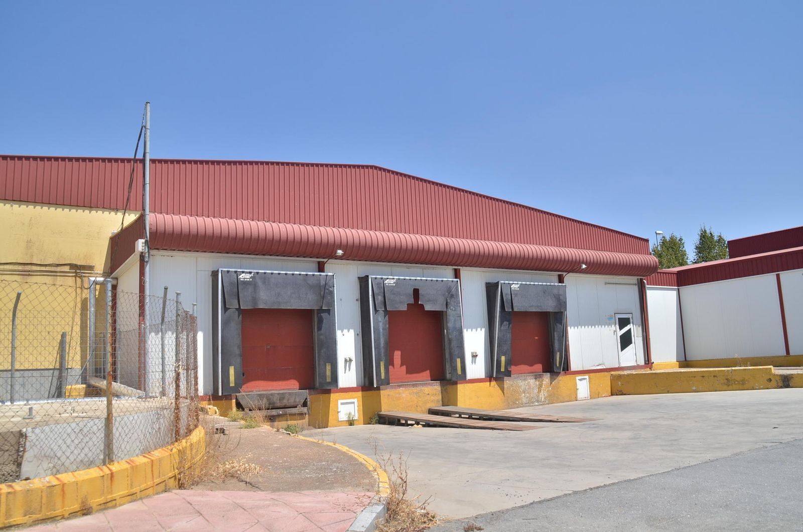 Exterior de las instalaciones, que llevan cerradas varios años.