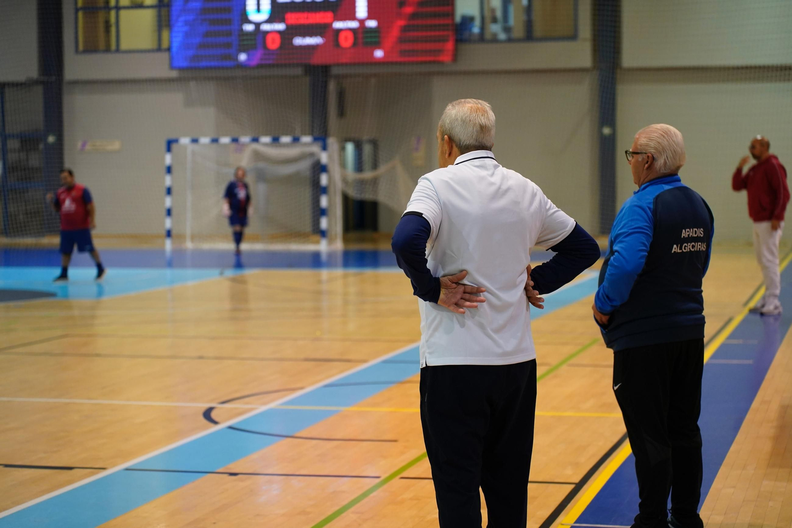 Desde las 9:00 hasta las 12:30. XXIII Torneo de Navidad de Fútbol Sala Apadis-Loluba C.F. para personas con discapacidad intelectual, en el Polideportivo ¿Ciudad de Algeciras-Dr. Juan Carlos Mateo¿. Lo suyo son fotos de grupos, pero también de partidos. Una galería: "Las fotos del XXIII Torneo de Navidad de Fútbol Sala para personas con discapacidad intelectual, en Algeciras" . .
