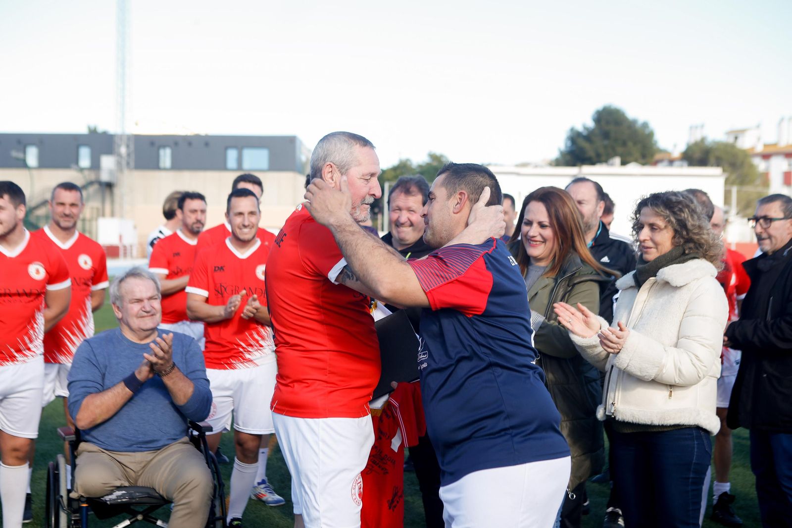 Las fotos del homenaje al exfutbolista sanroqueño Armando Hernández
