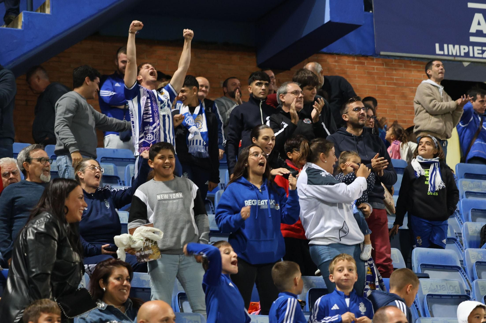 Búscate en las gradas del Nuevo Colombino en el Recre-Algeciras